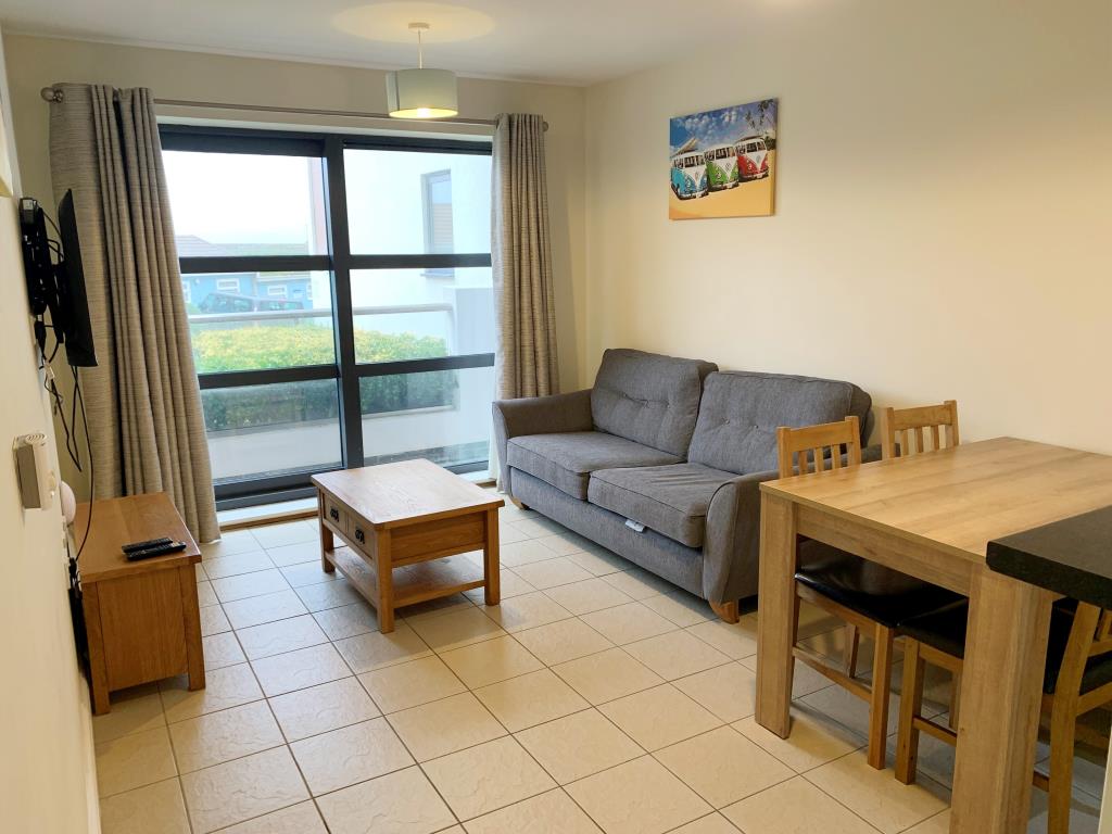 Lot: 53 - HOLIDAY APARTMENT FOR INVESTMENT - Living Room